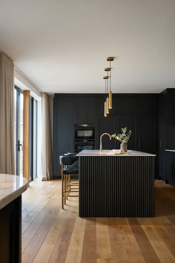 Dark Fluted Island